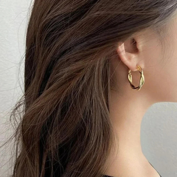 925 Sterling Silver Minimalist Twist Gold Small Hoop Earrings - Picture 11 of 11